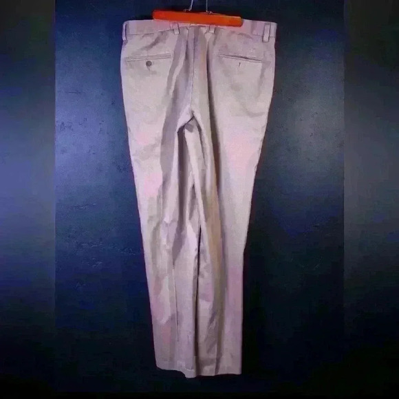 Dockers Men's Classic Fit Pleated Khakis Pants Beige W36 L32 Style 406694123 - Picture 2 of 8